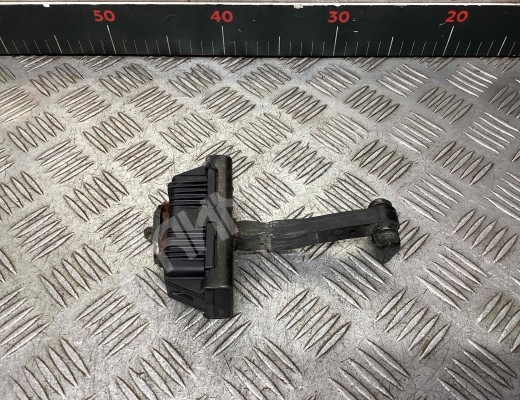 Ограничитель открывания двери BMW 3-Series (E46) 2001-2005 рестайлинг  BMW 3-Series 3-Series (E46) 2001-2005 рестайлинг