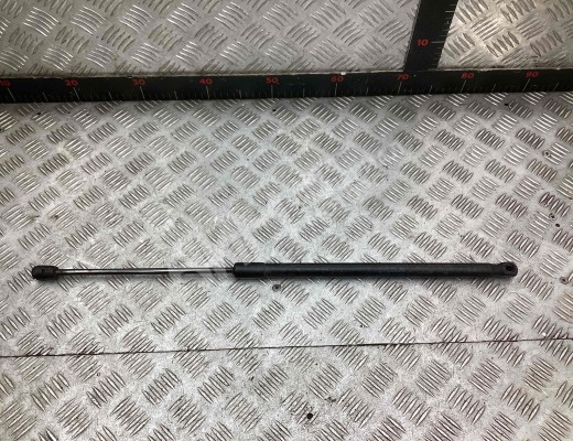 Амортизатор крышки багажника (3-5 двери) Opel Vectra C 2005-2009 рестайлинг  Opel Vectra Vectra C 2005-2009 рестайлинг