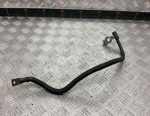 Плюсовой провод аккумулятора Audi A4 B5 (8D) 1994-1999  Audi A4 A4 B5 (8D) 1994-1999