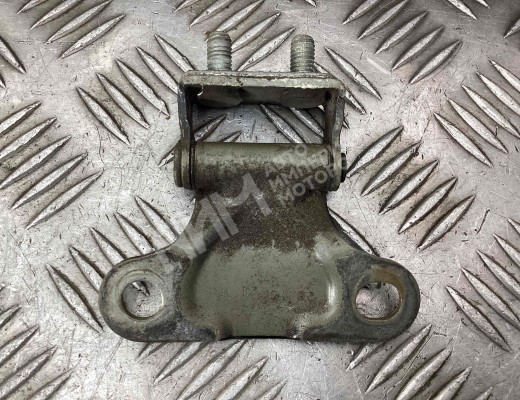 Петля крышки багажника Toyota Avensis III (T270) 2008-2015  Toyota Avensis Avensis III (T270) 2008-2015