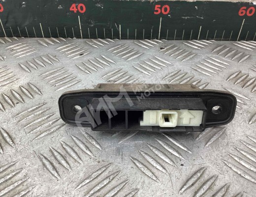 Кнопка открытия багажника Toyota Avensis III (T270) 2008-2015  Toyota Avensis Avensis III (T270) 2008-2015