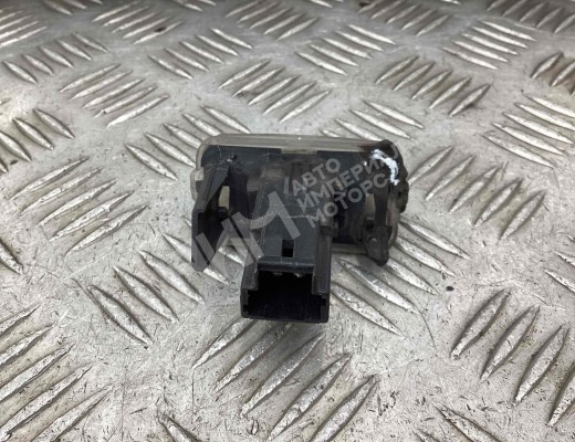 Подсветка номера Toyota Avensis III (T270) 2008-2015  Toyota Avensis Avensis III (T270) 2008-2015