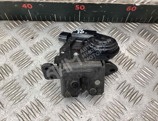 Замок багажника Toyota Avensis III (T270) 2008-2015  Toyota Avensis Avensis III (T270) 2008-2015