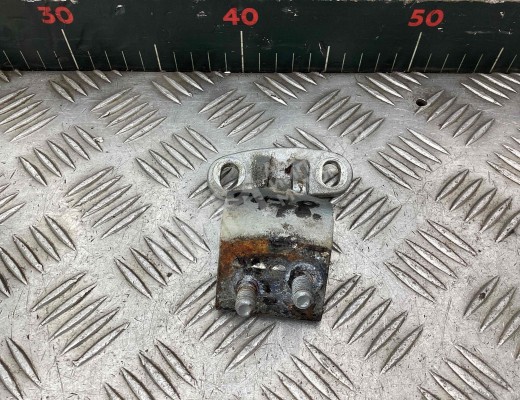 Петля крышки багажника Ford Galaxy I (WGR) 2000-2006 рестайлинг  Ford Galaxy Galaxy I (WGR) 2000-2006 рестайлинг