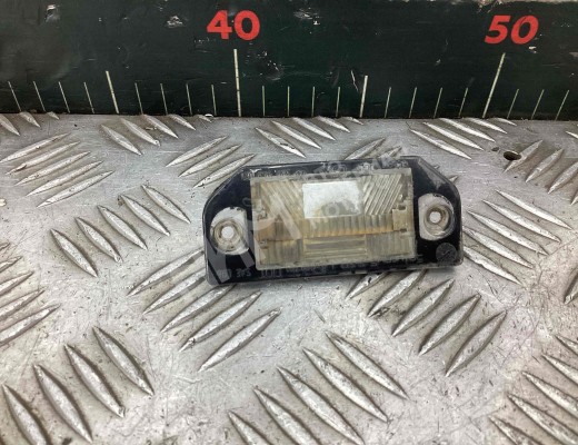 Подсветка номера Volkswagen Passat B5 (3B) 1996-2000  Volkswagen Passat Passat B5 (3B) 1996-2000