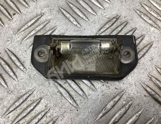 Подсветка номера Volkswagen Passat B5 (3B) 1996-2000  Volkswagen Passat Passat B5 (3B) 1996-2000