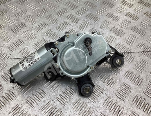 Моторчик заднего стеклоочистителя (дворника) Audi A6 C5 (4B) 2001-2004 рестайлинг  Audi A6 A6 C5 (4B) 2001-2004 рестайлинг