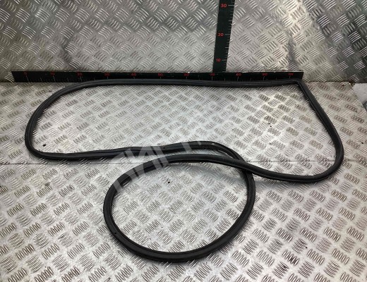 Уплотнитель двери передней правой Hyundai Terracan (HP) 2001-2007  Hyundai Terracan Terracan (HP) 2001-2007