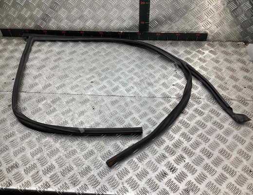 Уплотнитель Hyundai Terracan (HP) 2001-2007  Hyundai Terracan Terracan (HP) 2001-2007