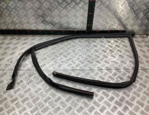 Уплотнитель Hyundai Terracan (HP) 2001-2007  Hyundai Terracan Terracan (HP) 2001-2007