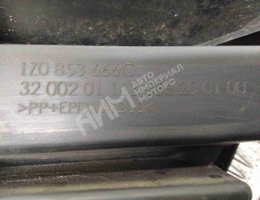 Заглушка (решетка) в бампер передний Skoda Octavia A5 (1Z) 2008-2013 рестайлинг  Skoda Octavia Octavia A5 (1Z) 2008-2013 рестайлинг