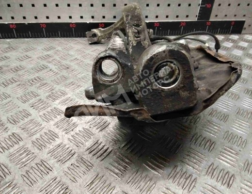 Кулак поворотный левый Audi A4 B6 (8EC, 8E5) 2000-2004  Audi A4 A4 B6 (8EC, 8E5) 2000-2004