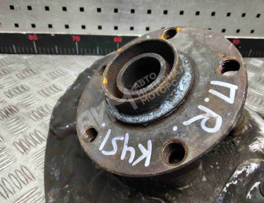 Кулак поворотный правый Audi A4 B6 (8EC, 8E5) 2000-2004  Audi A4 A4 B6 (8EC, 8E5) 2000-2004
