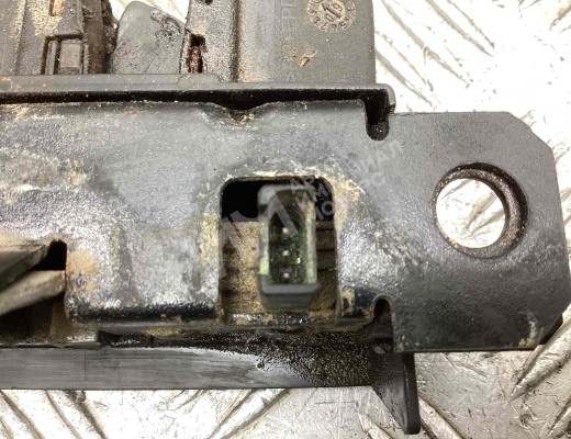 Замок багажника Volkswagen Caddy III (2K) 2004-2010  Volkswagen Caddy Caddy III (2K) 2004-2010