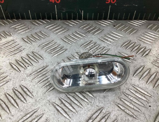 Повторитель передний левый Volkswagen Polo IV (9N) 2001-2005  Volkswagen Polo Polo IV (9N) 2001-2005