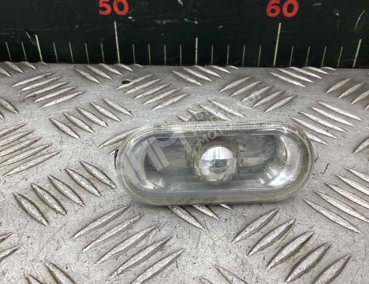 Повторитель передний правый Volkswagen Polo IV (9N) 2001-2005  Volkswagen Polo Polo IV (9N) 2001-2005