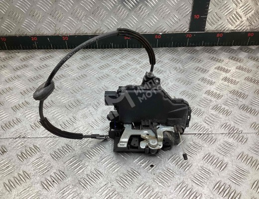 Замок двери передней левой Volkswagen Passat B5 (3B) 1996-2000  Volkswagen Passat Passat B5 (3B) 1996-2000