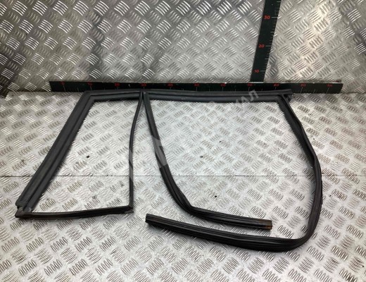 Уплотнитель Hyundai Terracan (HP) 2001-2007  Hyundai Terracan Terracan (HP) 2001-2007