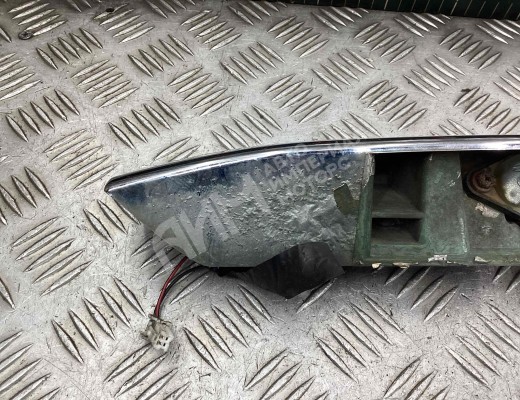 Накладка подсветки номера Nissan X-trail (T30) 2004-2007 рестайлинг  Nissan X-Trail X-trail (T30) 2004-2007 рестайлинг