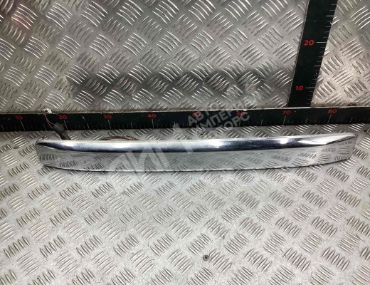 Накладка подсветки номера Nissan X-trail (T30) 2004-2007 рестайлинг  Nissan X-Trail X-trail (T30) 2004-2007 рестайлинг