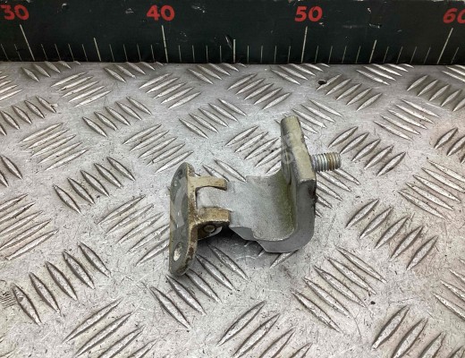 Петля крышки багажника Volkswagen Polo IV (9N) 2001-2005  Volkswagen Polo Polo IV (9N) 2001-2005