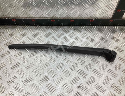 Щеткодержатель задний Skoda Fabia I (6Y) 1999-2004  Skoda Fabia Fabia I (6Y) 1999-2004