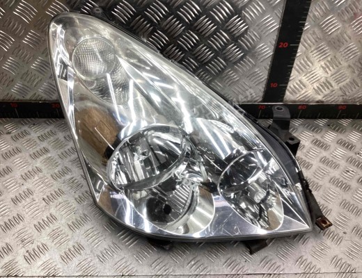 Фара правая Toyota Corolla Verso II (AR10) 2004-2009  Toyota Corolla Verso Corolla Verso II (AR10) 2004-2009