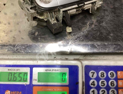 Ручка наружная передняя левая Audi A4 B6 (8EC, 8E5) 2000-2004  Audi A4 A4 B6 (8EC, 8E5) 2000-2004