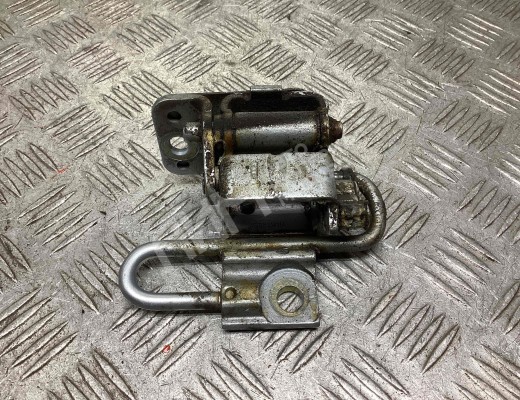 Петля двери передней левой Audi A6 C5 (4B) 1997-2001  Audi A6 A6 C5 (4B) 1997-2001