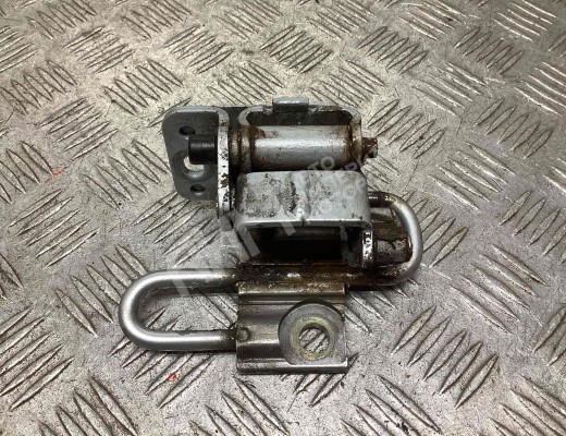 Петля двери передней левой Audi A6 C5 (4B) 2001-2004 рестайлинг  Audi A6 A6 C5 (4B) 2001-2004 рестайлинг