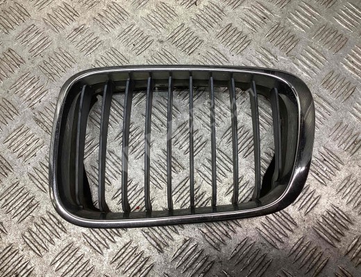 Решетка радиатора BMW 3-Series (E46) 2001-2005 рестайлинг  BMW 3-Series 3-Series (E46) 2001-2005 рестайлинг