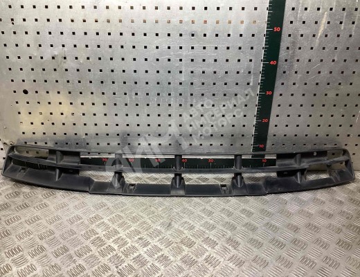 Заглушка (решетка) в бампер передний Volkswagen Passat B4 (3A) 1993-1997  Volkswagen Passat Passat B4 (3A) 1993-1997