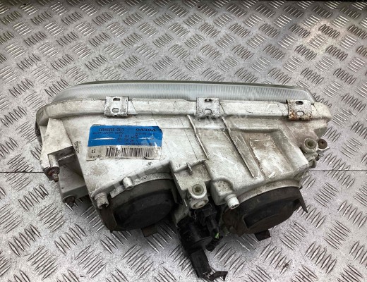 Фара правая Volvo V40 I (VW) 2000-2004 рестайлинг  Volvo V40 V40 I (VW) 2000-2004 рестайлинг