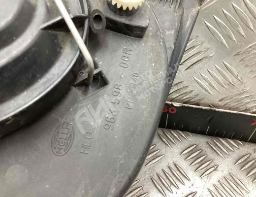 Фара правая Volkswagen Bora (1J) 1998-2005  Volkswagen Bora Bora (1J) 1998-2005