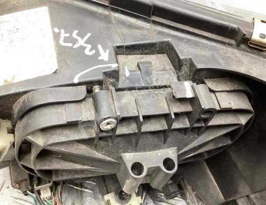 Фара правая Mazda 6 I (GG) 2002-2005  Mazda 6 6 I (GG) 2002-2005