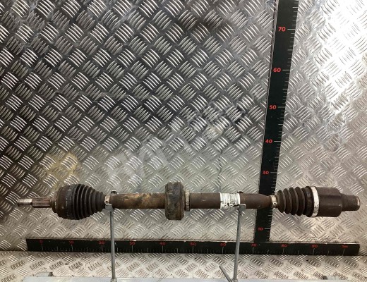 Полуось передняя правая (приводной вал, ШРУС) Dacia Sandero II (B52) 2013-2020  Dacia Sandero Sandero II (B52) 2013-2020
