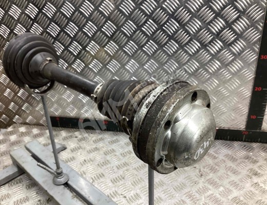 Полуось передняя левая (приводной вал, ШРУС) Volkswagen Passat B6 (3C) 2005-2010  Volkswagen Passat Passat B6 (3C) 2005-2010