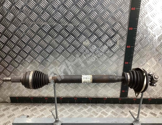 Полуось передняя левая (приводной вал, ШРУС) Dacia Sandero II (B52) 2013-2020  Dacia Sandero Sandero II (B52) 2013-2020