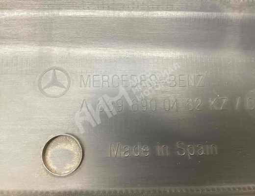 Молдинг двери передней правой Mercedes Vito II (W639) 2003-2010  Mercedes Vito Vito II (W639) 2003-2010