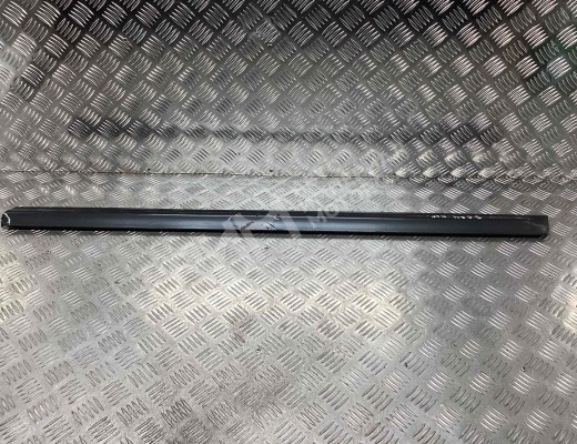 Молдинг двери передней правой Audi A6 C5 (4B) 2001-2004 рестайлинг  Audi A6 A6 C5 (4B) 2001-2004 рестайлинг