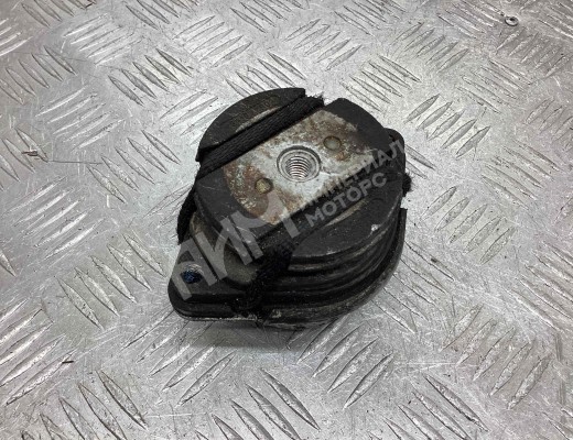 Подушка крепления КПП Audi A4 B6 (8EC, 8E5) 2000-2004  Audi A4 A4 B6 (8EC, 8E5) 2000-2004