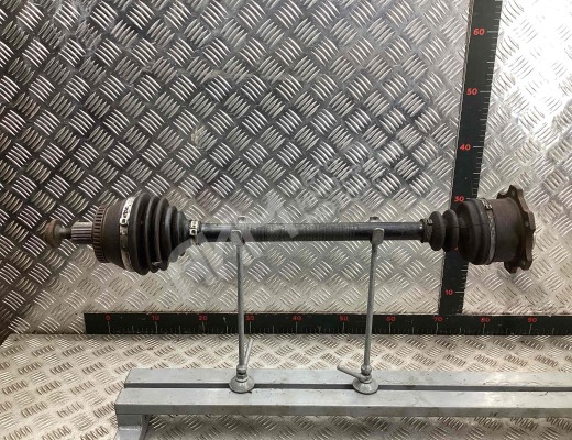 Полуось передняя правая (приводной вал, ШРУС) Audi A4 B6 (8EC, 8E5) 2000-2004  Audi A4 A4 B6 (8EC, 8E5) 2000-2004