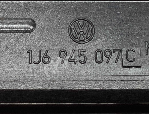 Стоп-сигнал Volkswagen Golf IV (1J) 1997-2004  Volkswagen Golf Golf IV (1J) 1997-2004