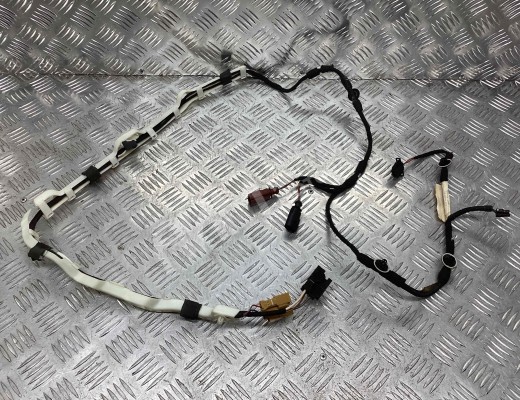 Проводка крышки багажника Volkswagen Golf IV (1J) 1997-2004  Volkswagen Golf Golf IV (1J) 1997-2004