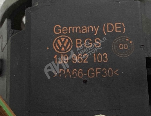 Личинка замка багажника Volkswagen Golf IV (1J) 1997-2004  Volkswagen Golf Golf IV (1J) 1997-2004