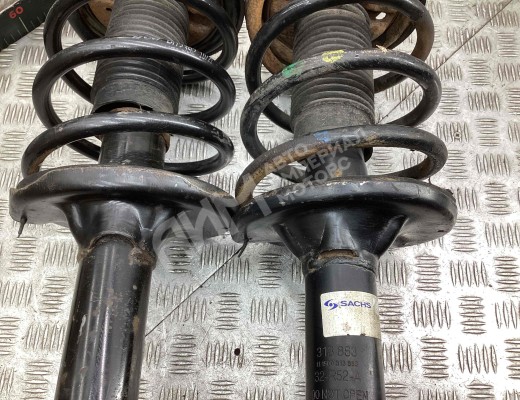 Стойка передняя левая Hyundai Trajet 2004-2008 рестайлинг  Hyundai Trajet Trajet 2004-2008 рестайлинг