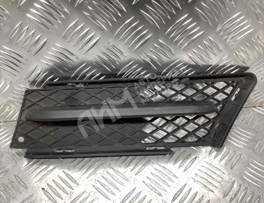 Заглушка (решетка) в бампер передний BMW 3-Series (E90/91/92/93) 2005-2013  BMW 3-Series 3-Series (E90/91/92/93) 2005-2013