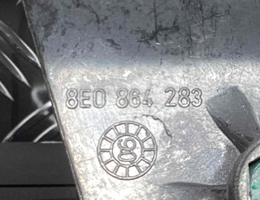 Подлокотник Audi A4 B7 (8EC, 8ED) 2004-2008  Audi A4 A4 B7 (8EC, 8ED) 2004-2008