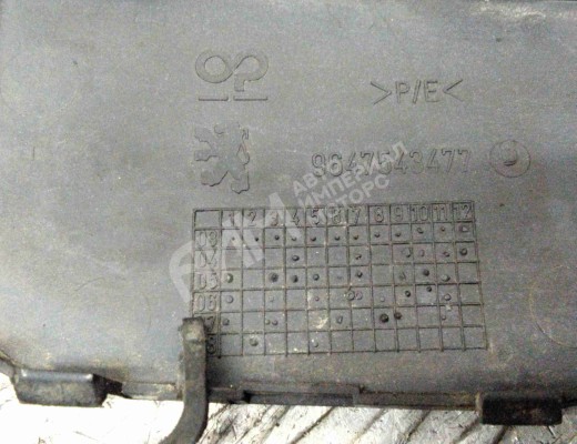 Заглушка (решетка) в бампер задний Peugeot 407 2004-2010  Peugeot 407 407 2004-2010