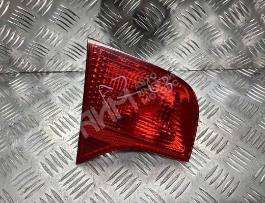 Фонарь крышки багажника левый Audi A4 B7 (8EC, 8ED) 2004-2008  Audi A4 A4 B7 (8EC, 8ED) 2004-2008